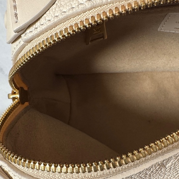 Louis Vuitton Beige Crossbody Bag with Gold Accents - Picture 11 of 13